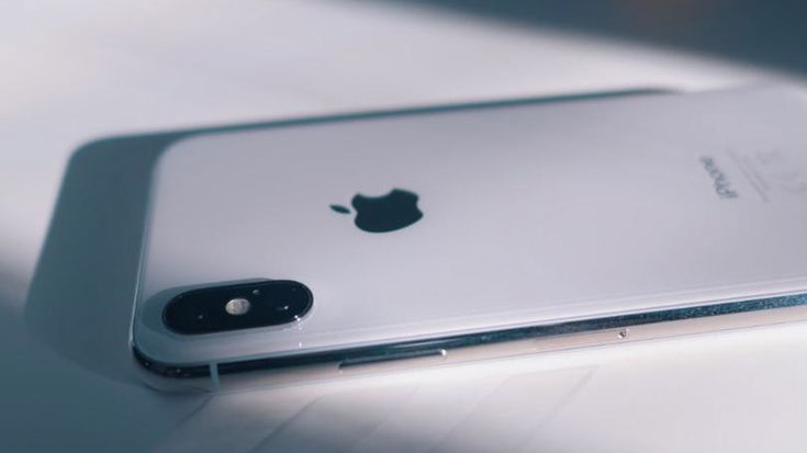 iPhone XS: un italiano deve lavorare 14 giorni per poterlo comprare