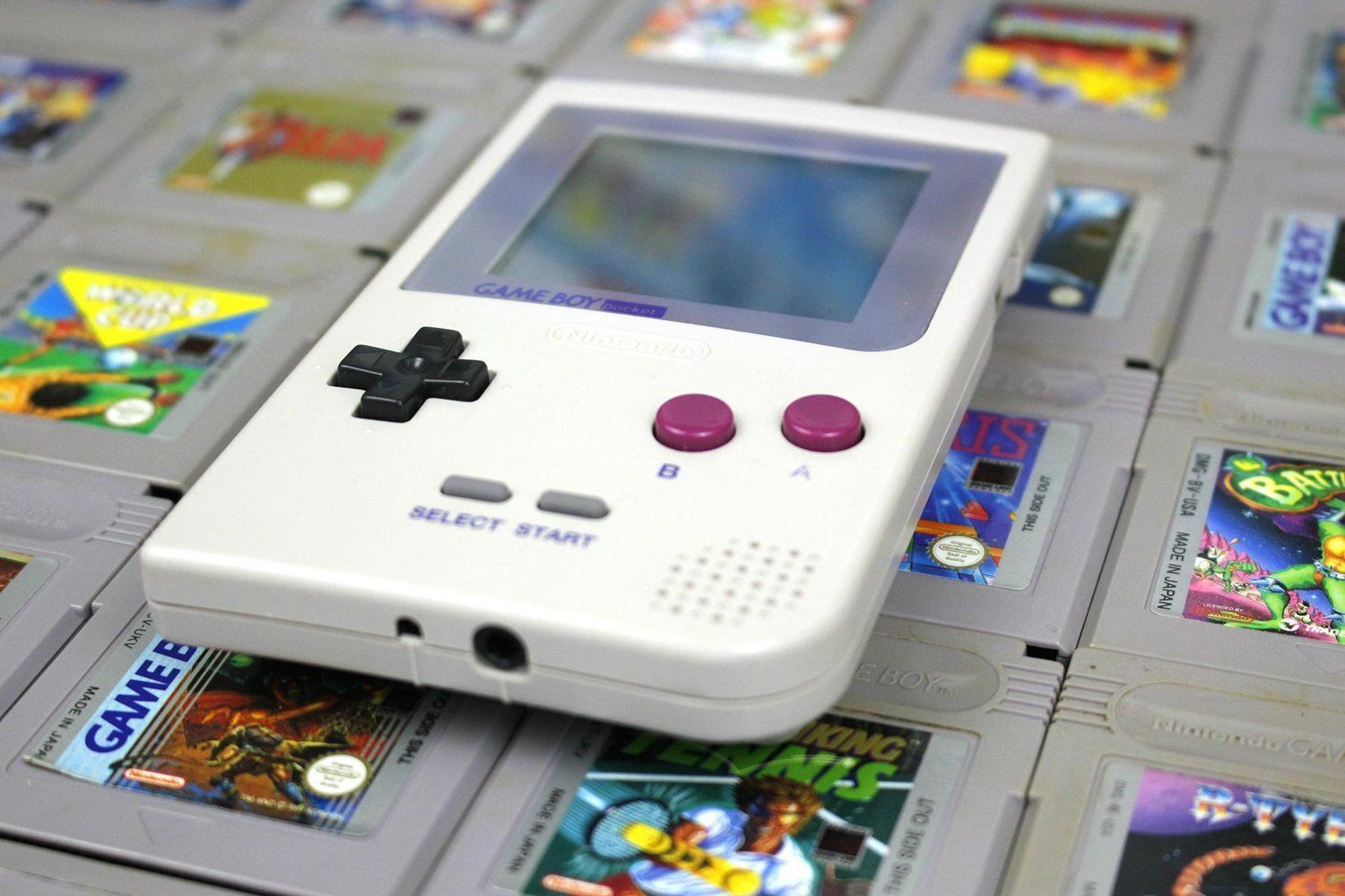 Nintendo brevetta un case per smartphone a forma di Game Boy