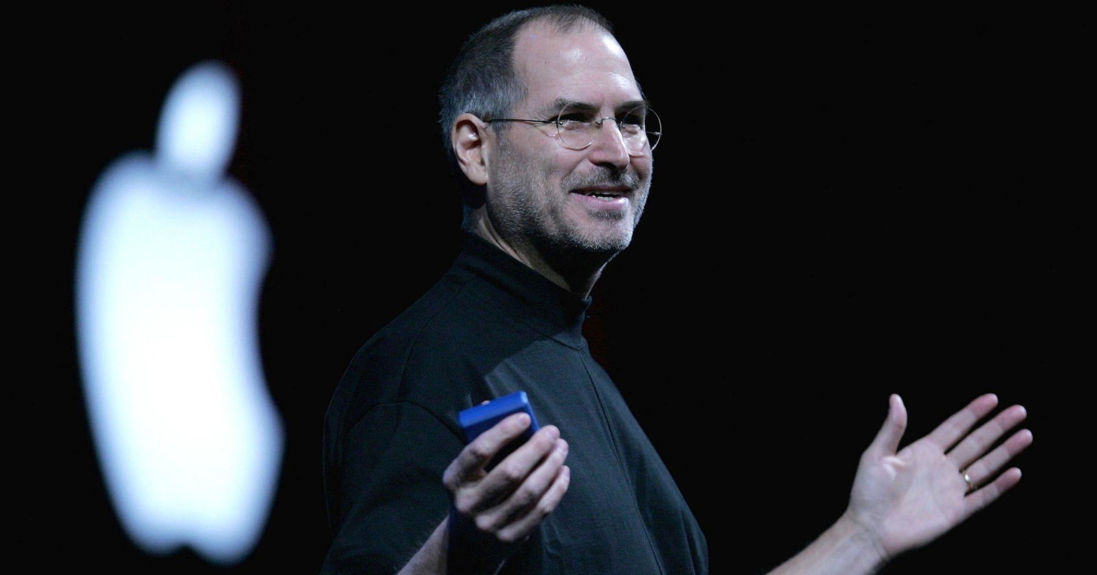 Apple, Tim Cook ricorda Steve Jobs a sette anni dalla scomparsa