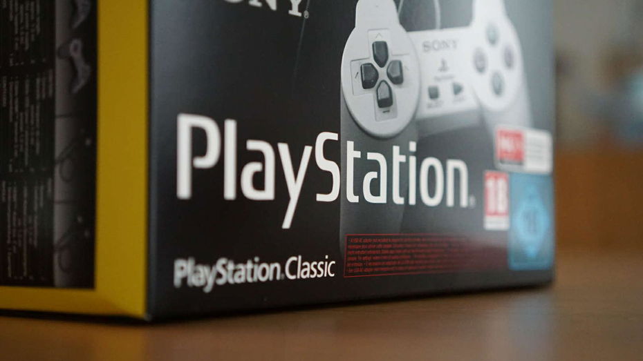 Immagine di PlayStation Classic vende poco: prezzo in calo