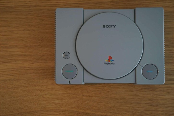 Immagine di PlayStation Classic, un fan ha realizzato una versione portatile