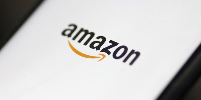 Immagine di Amazon diventa operatore postale: rivale di Poste Italiane?