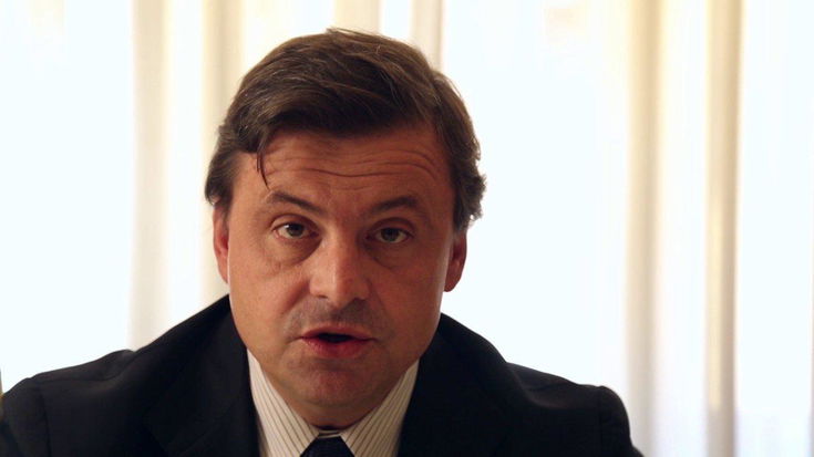 "In casa mia non ci entrano", l'ex ministro Calenda contro i videogiochi