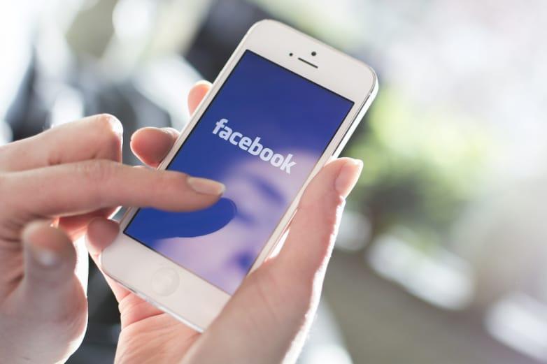 Facebook è in crisi? Crollo delle interazioni