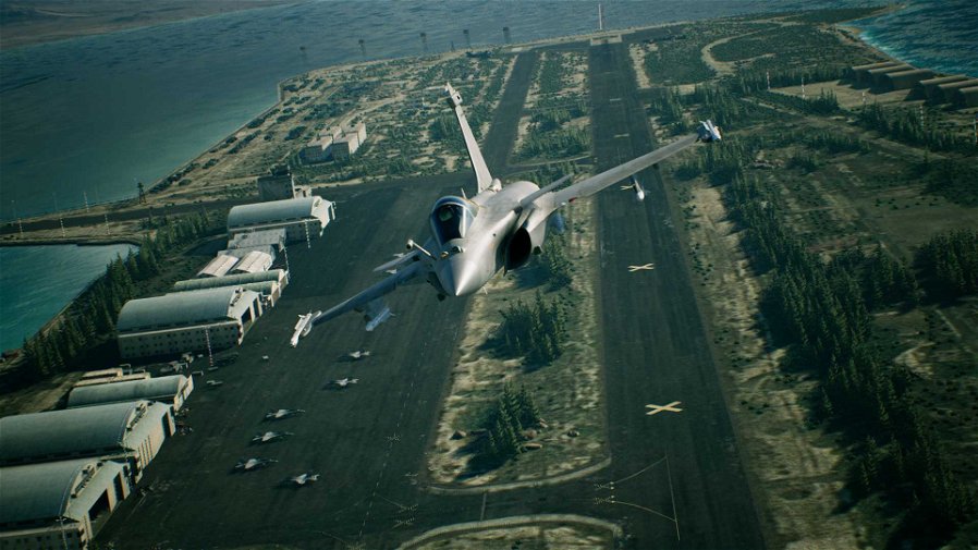 Immagine di Ace Combat 7 sfreccia nei cieli con il suo trailer di lancio