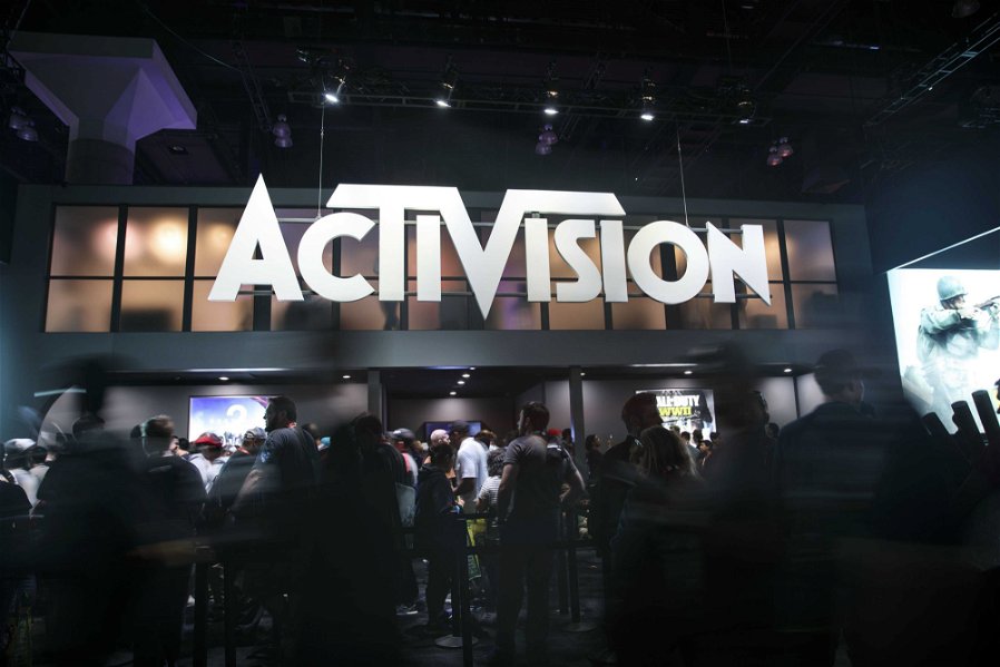 Immagine di Activision, investitori contro il CEO: prende troppi soldi