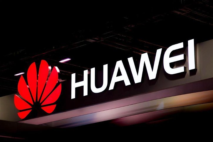 Immagine di Huawei brevetta uno smartphone con otto fotocamere