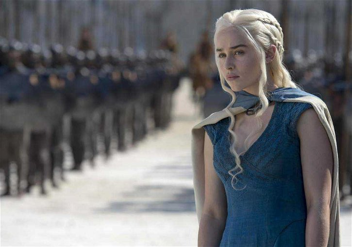 Immagine di Alla fine, Emilia Clarke è riuscita ad avere qualcosa dal set di Game of Thrones