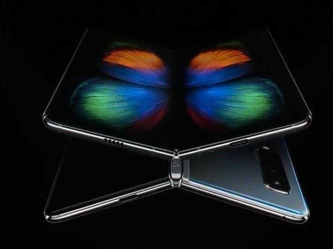 Samsung cancella i pre-ordini di Galaxy Fold a meno che voi non confermiate il contrario