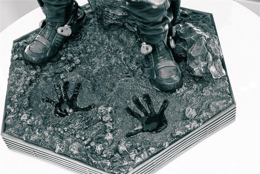 Immagine di Death Stranding: Kojima presenta la statua 1:2 di Sam Porter Bridges