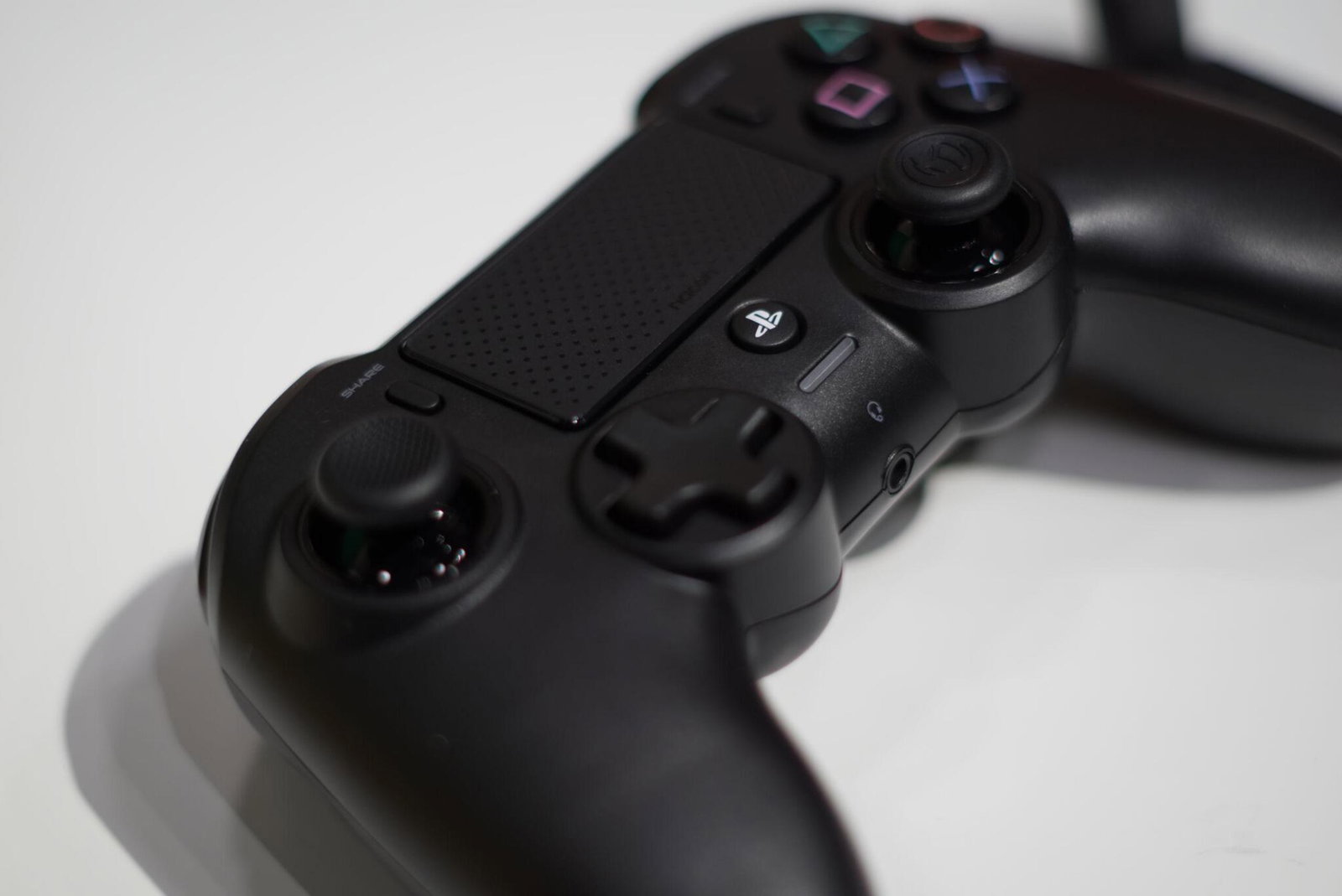 Nacon Asymmetric Wireless Controller - Analisi - SpazioGames