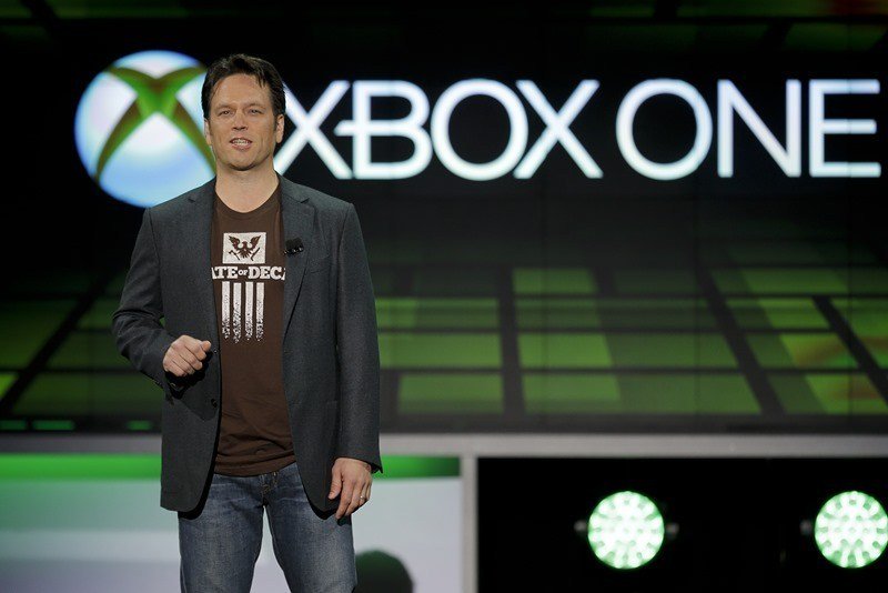 Immagine di Xbox: 'che maglietta indosserà Phil Spencer all'E3?' E i fan si scatenano