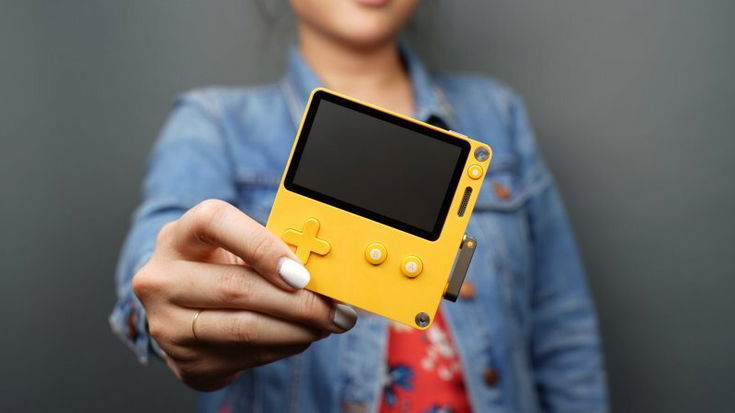 Alla scoperta di Playdate, la nuova console portatile a manovella