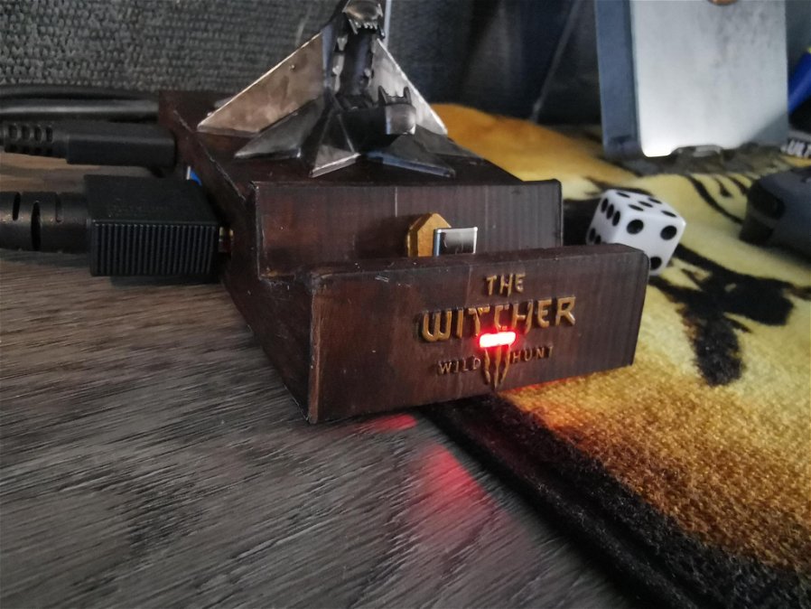 Immagine di The Witcher 3: Un fan realizza una dock per Switch dedicata al titolo