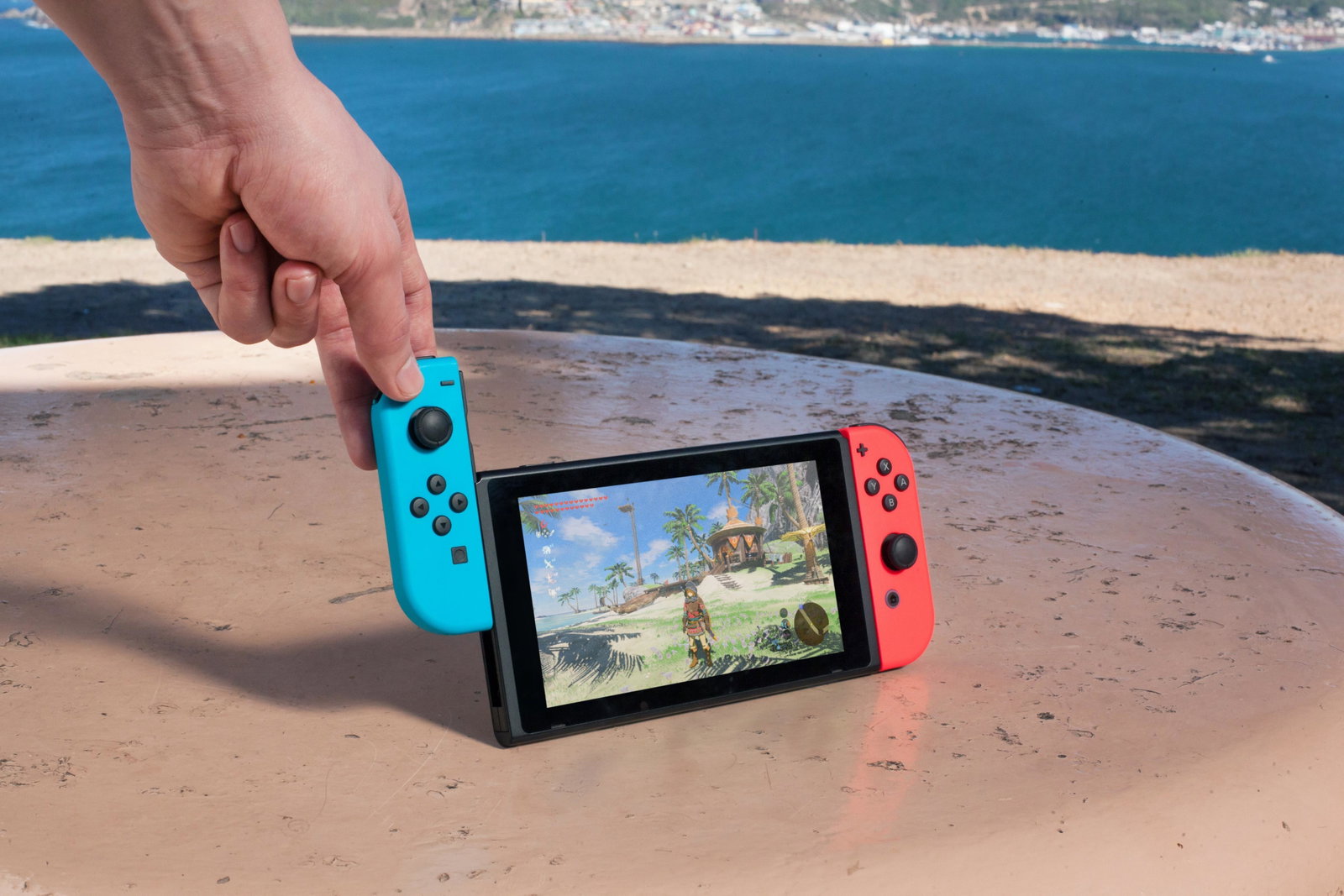 Nintendo Switch è la console più venduta di agosto in USA