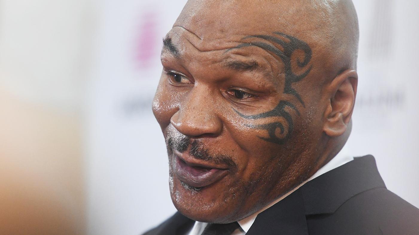 Mike Tyson gioca a... Mario Kart 8 Deluxe