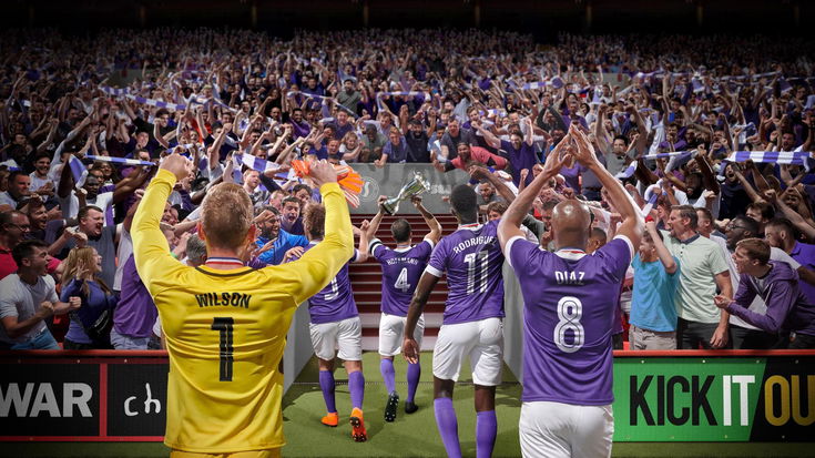 Vince il campionato di Football Manager e accende un fumogeno (in casa) per festeggiare