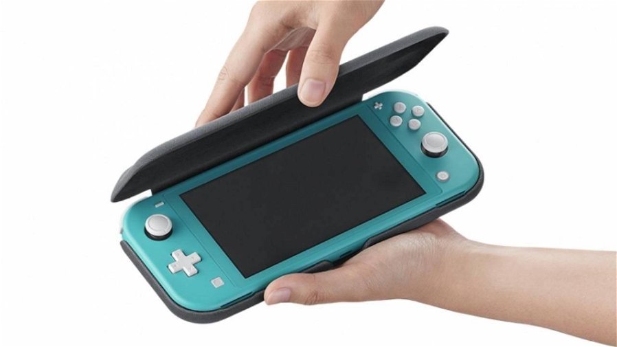 Immagine di Nintendo Switch Lite avrà una Flip Cover ufficiale