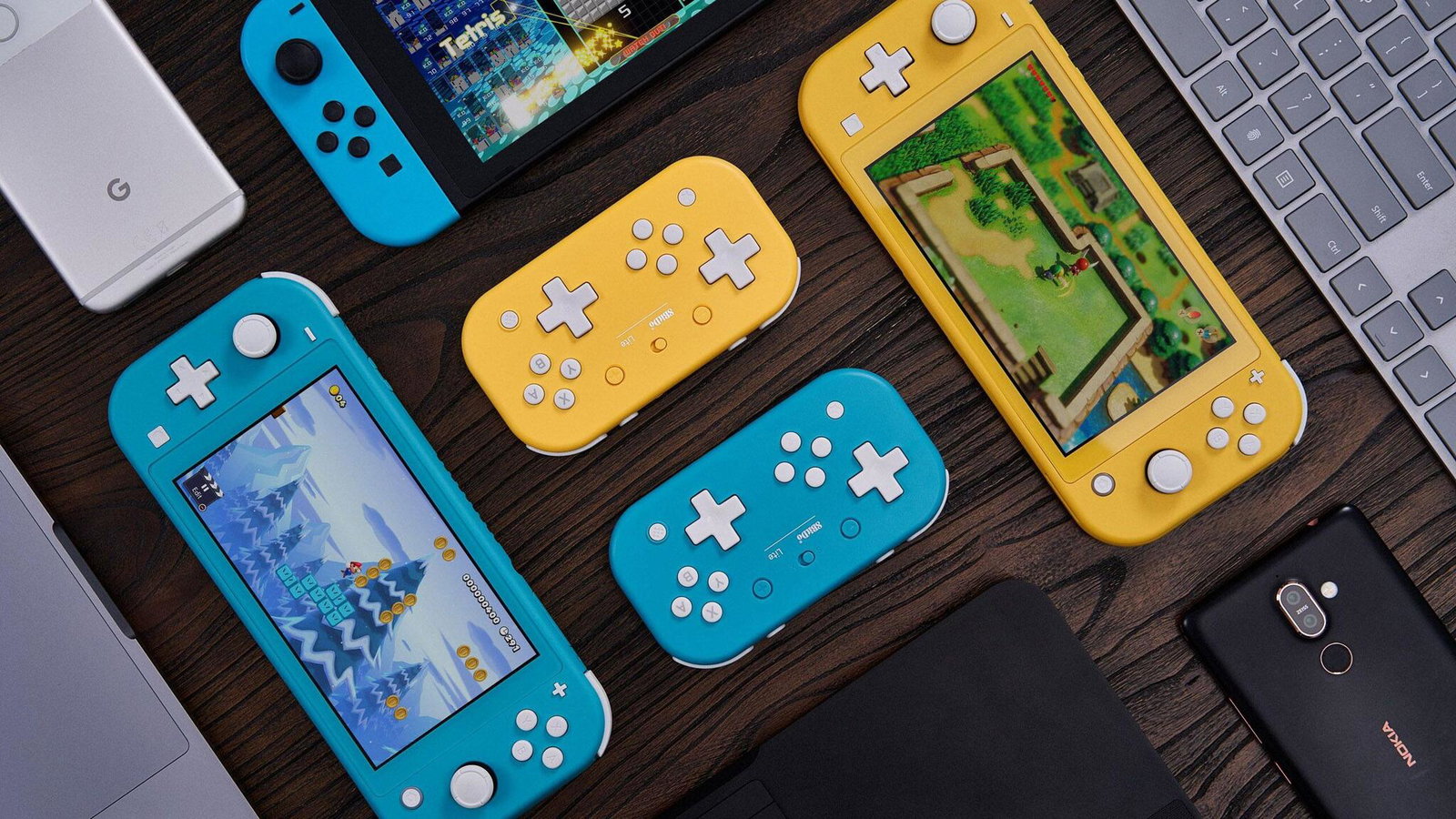 Ecco due controller ispirati a Nintendo Switch Lite (con doppio d-pad)