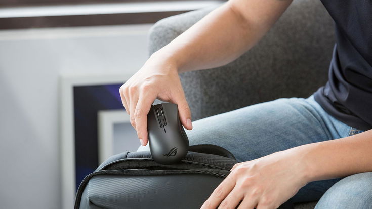 ASUS annuncia il mouse ROG Strix Carry