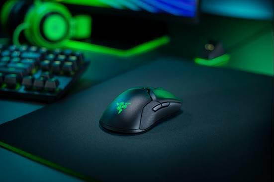 Razer presenta il mouse wireless Viper Ultimate