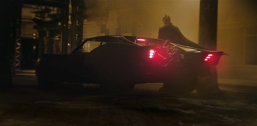 Immagine di The Batman, i primi tre scatti della nuova Batmobile