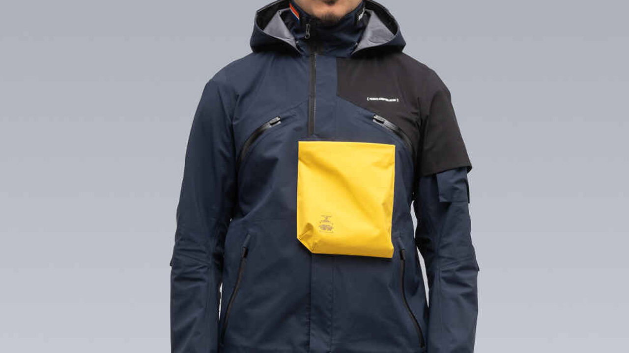 La giacca ufficiale di Death Stranding è di nuovo in stock